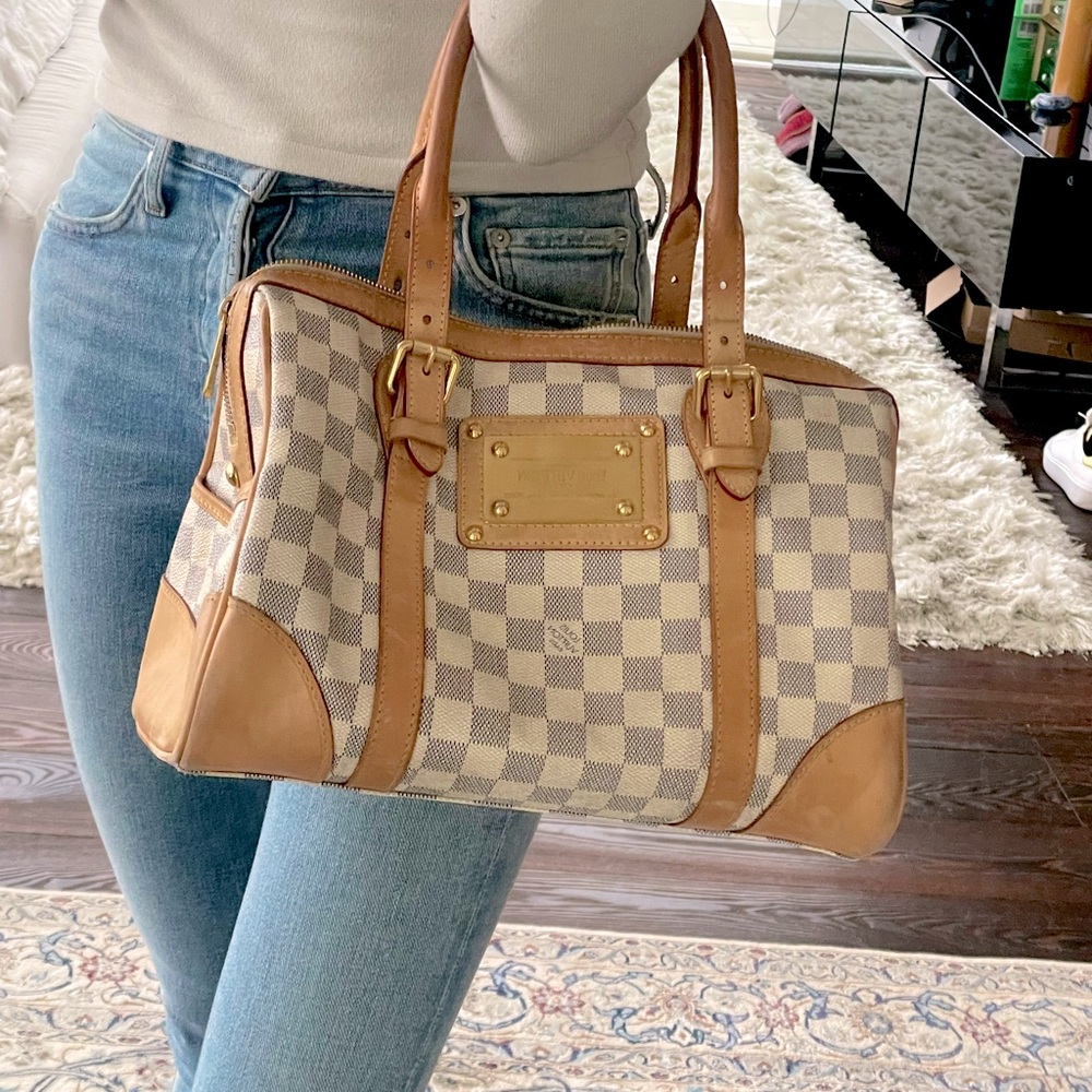 Vintage Authentic Louis Vuitton Berkeley Damier Azur inventeur leather handbag